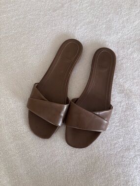 Theory Khaki Green Phacel Calf Fold Slide Sandals